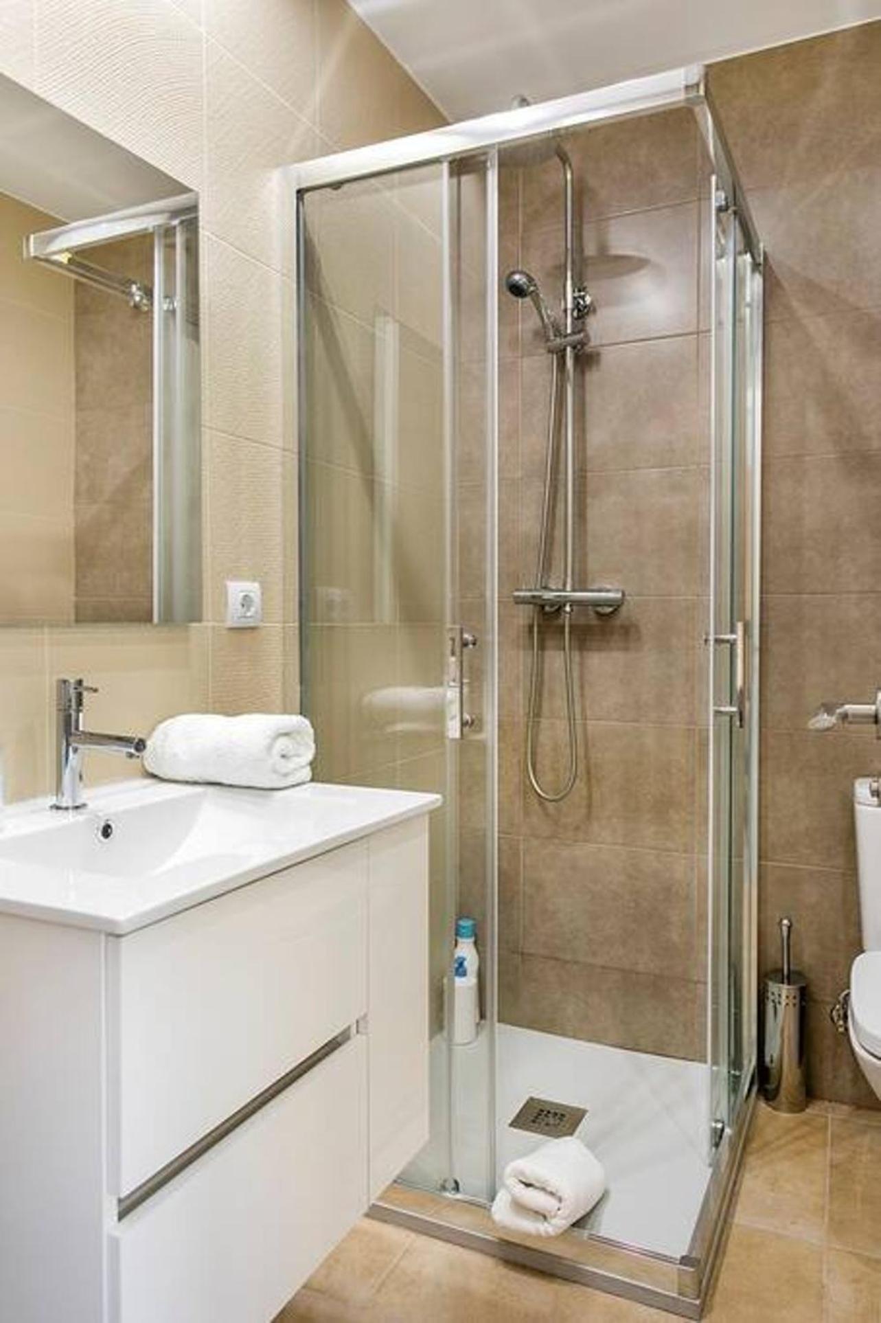 Апартаменти Cozy&New With Terrace Л'Успіталет-да-Любрагат Екстер'єр фото