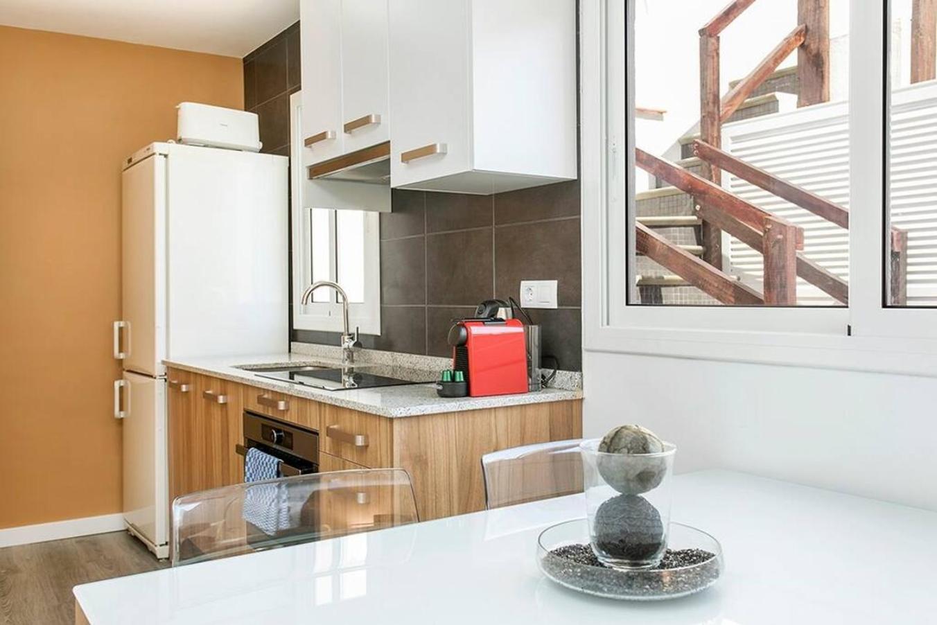 Апартаменти Cozy&New With Terrace Л'Успіталет-да-Любрагат Екстер'єр фото