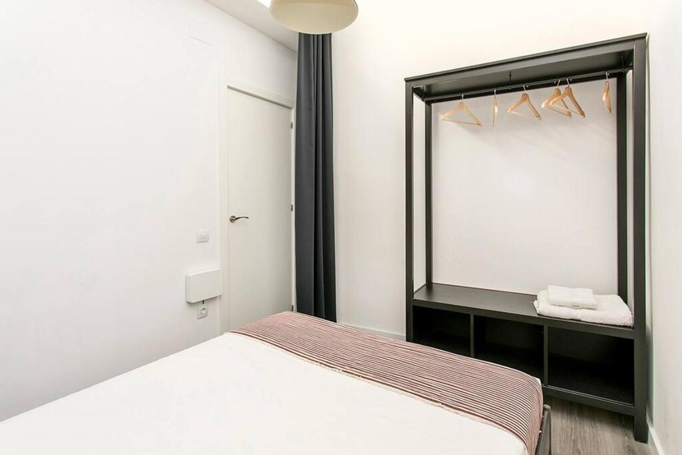 Апартаменти Cozy&New With Terrace Л'Успіталет-да-Любрагат Екстер'єр фото