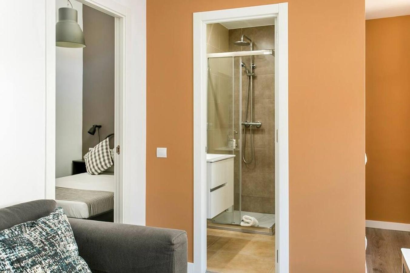 Апартаменти Cozy&New With Terrace Л'Успіталет-да-Любрагат Екстер'єр фото