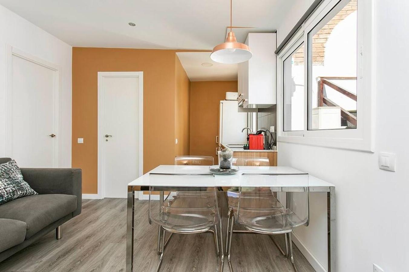 Апартаменти Cozy&New With Terrace Л'Успіталет-да-Любрагат Екстер'єр фото